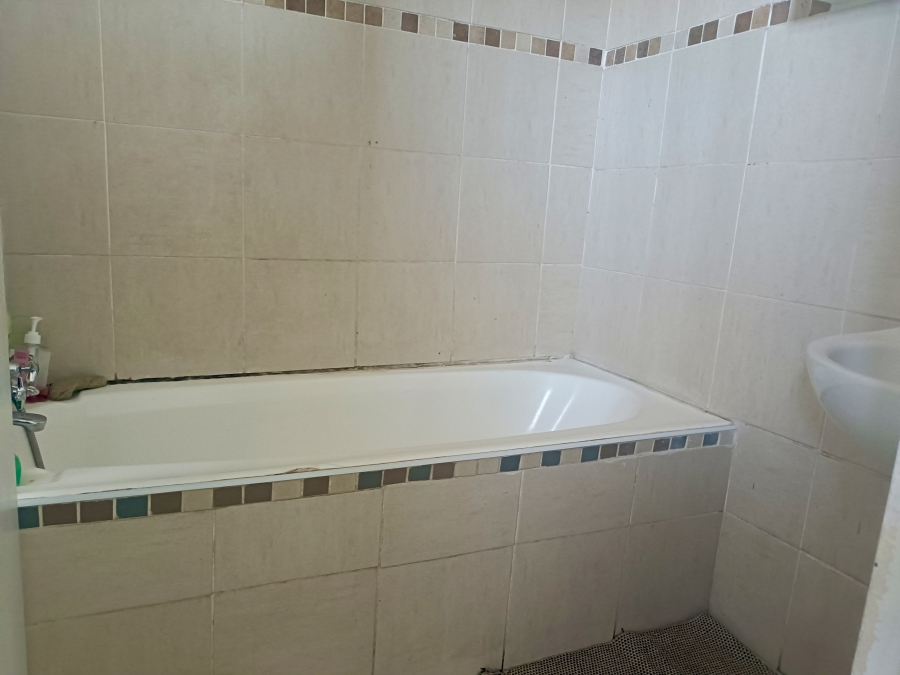 1 Bedroom Property for Sale in Sanlamhof Western Cape